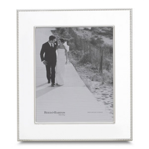 Lyndon 8x10  Frame Material: Silver-plate
Tarnish-resistant
Displays Vertical or Horizontal Photograph

