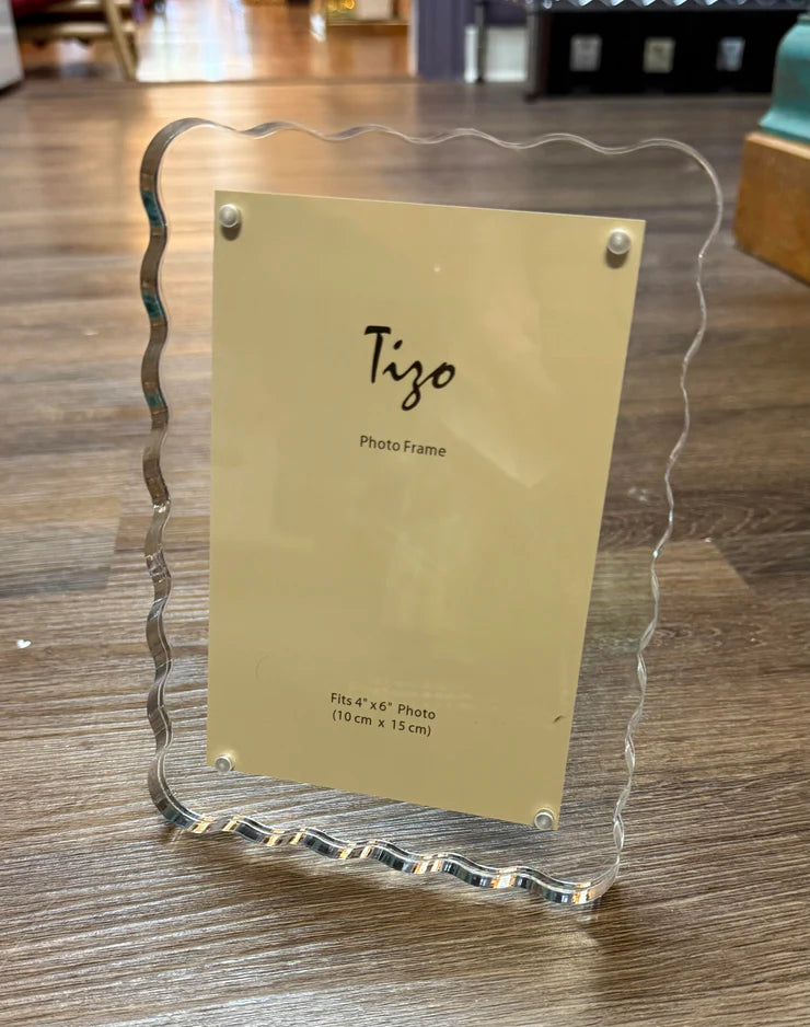 Lucite Frame Clear Wave 4x6