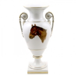 Bluegrass Vase 11.6\ 11.6\ Height

White with 24K gold edge and hand-painted equine pattern

Delivery times on all Bluegrass items vary from 3-12 months.  